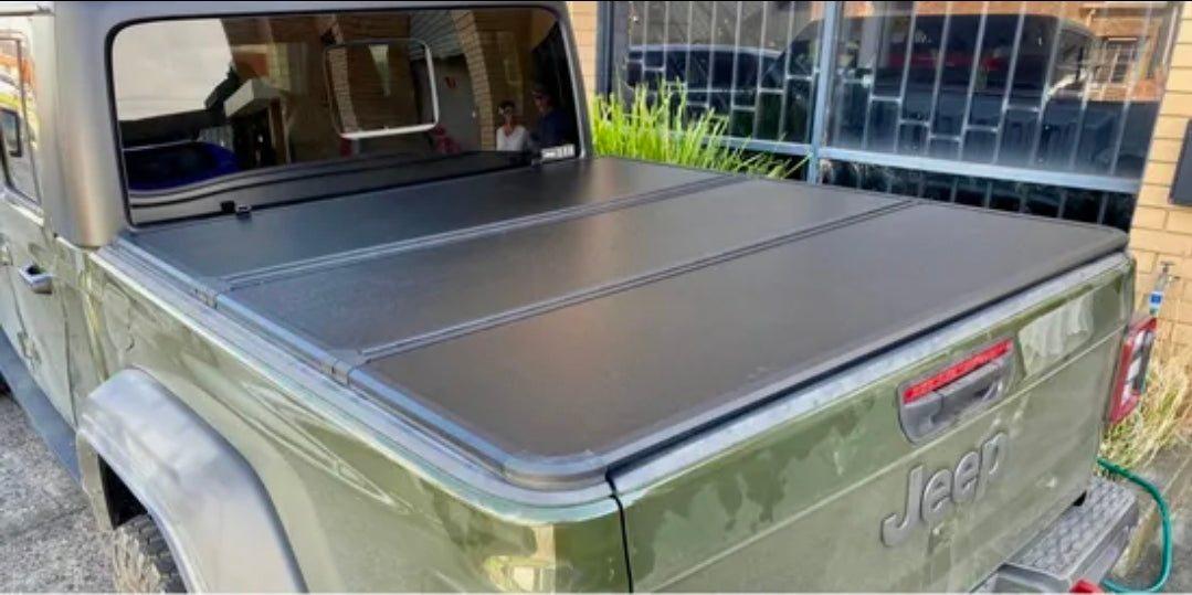 Double Cabin Pickup Truck Bed Cover | Waterproof Tonneau Cover Uganda